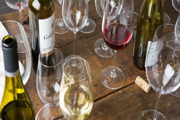 După beție, unul la spital, altul la poliție