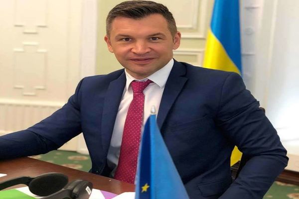 „Dosarul cu șină”, ELIMINAT! Legea Interoperabilității a fost adoptată - Ionuț Stroe: „Adio cozi interminabile”