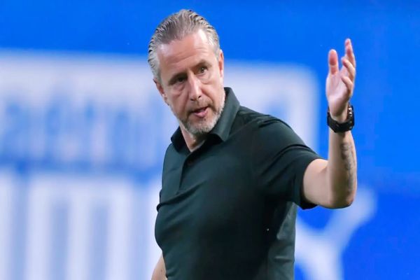 Cel mai mare site din Azerbaidjan îl îngroapă pe Reghecampf când cerneala de pe contract nu este încă uscată! Ce au scos la lumină jurnaliștii azeri