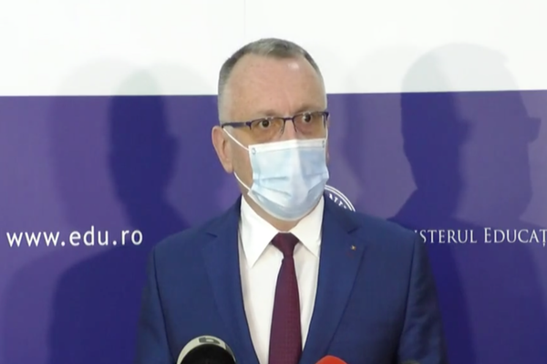 Sorin Cîmpeanu, despre rezolvarea subiectelor la Evaluarea Naţională: Doar 6% dintre elevi au putut să scrie perfect româneşte