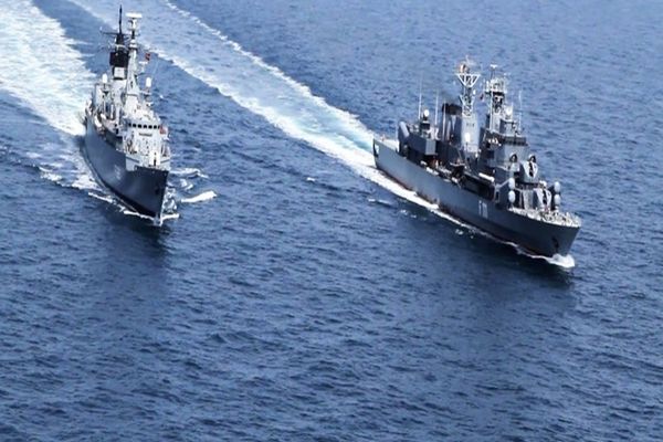 11 nave militare și două elicoptere Puma Naval monitorizează spațiul maritim al României