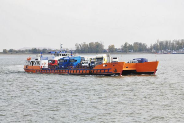 Bac suplimentar pentru trecerea Dunării la punctul de frontiera Isaccea