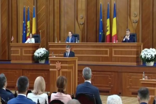 Deputații români și moldoveni, ședință comună la Chișinău. Maia Sandu : Contăm pe sprijinul şi ajutorul României în aderarea la UE