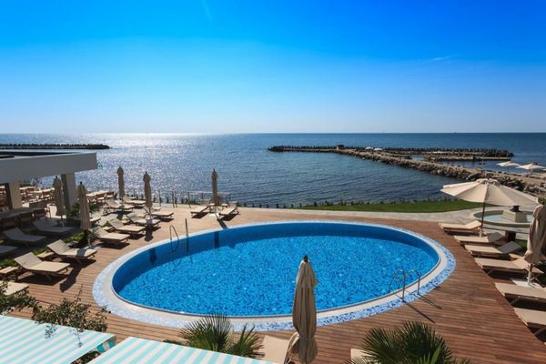 George Becali și - a deschis hotel de lux pe litoral. Cât costă o noapte de cazare?