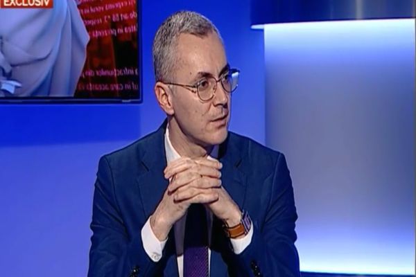 Stelian Ion, despre rețeaua care îi ajută pe corupți să fugă din țară: Unii își găsesc refugiul și scăparea de justiția din România