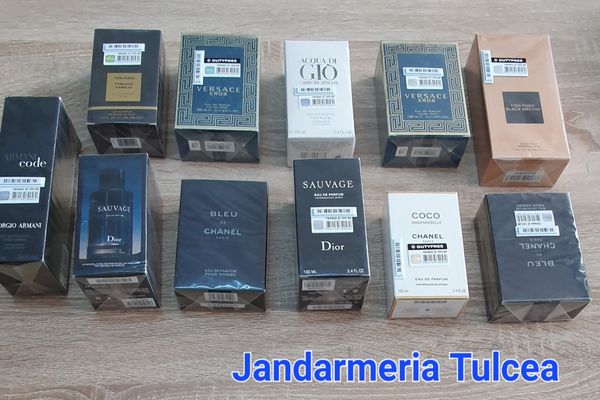 Parfumuri contrafăcute, vândute în parcare