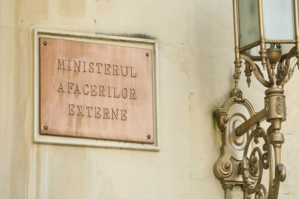 Româncă ucisă de rechin în Egipt. Autoritățile române încearcă să dea de familia femeii