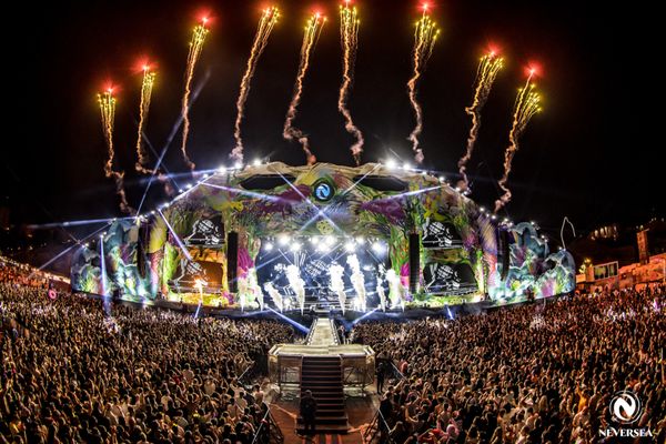 VIDEO Record la NEVERSEA. Peste 260.000 de participanți au trăit 4 zile și 4 nopți memorabile la malul mării