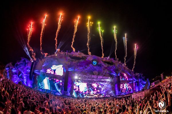 Neversea a fost și aseară centrul distracției din România pentru peste 67.000 de fani ai muzicii din țară și din străinătate. 