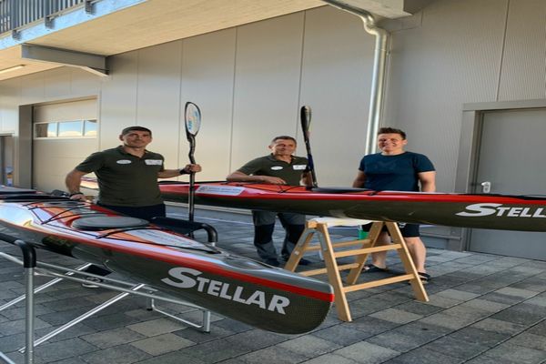 Doi temerari români străbat 2600 km cu caiacul pe Dunăre până la Marea Neagră