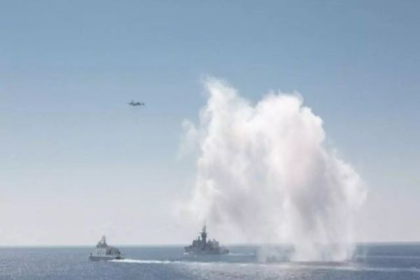 O navă ucraineană a sărit în aer la Gurile Dunării