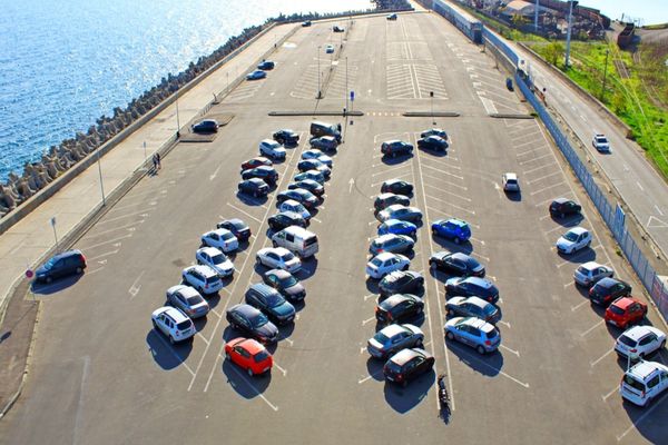 Parcare gratuită pe timpul nopţii în Constanţa şi Mamaia