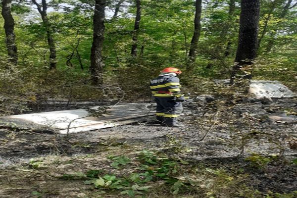 Aeronavă de mici dimensiuni, prăbuşită în judeţul Giurgiu. Două persoane au fost găsite carbonizate
