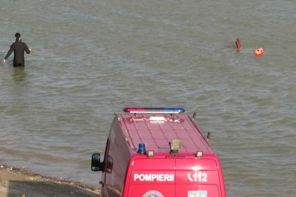 S-a înecat după ce a sărit de pe bacul ce efectuează curse între localitatea I.C Brătianu și Galați