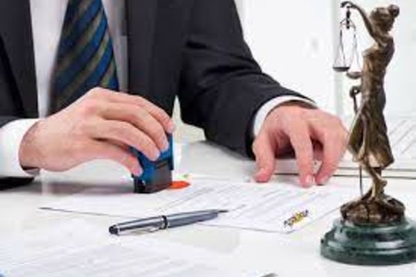 Dispare ocupația de JURISCONSULT. Ce se întâmplă cu mii de români angajați pe aceste funcții