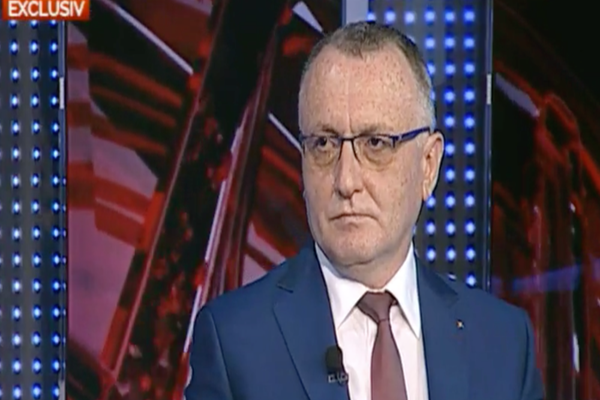 Sorin Cîmpeanu, după cazul șocant de sex în toaleta școlii: „E absolut îngrozitor. Profesorul trebuie să fie un model pentru elevii săi”