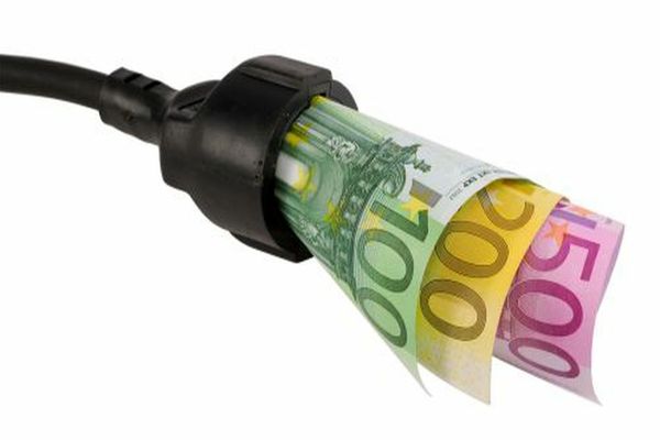 Dosarele „băieților deștepți” din energie, la sertar - Ce politicieni au jefuit companiile, cu ȘPĂGI pe bandă rulantă