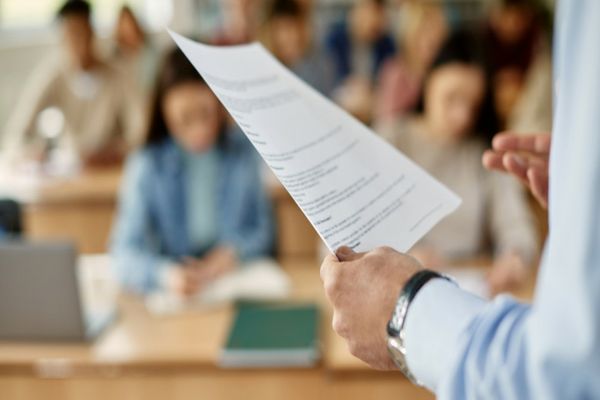 Bacalaureat, sesiunea de toamnă - Rata de promovare, după soluţionarea contestaţiilor, 35,4%, în creştere cu aproape 3% faţă de rezultatele iniţiale