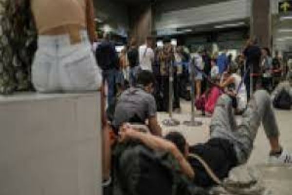 Criza Blue AIR | Nicolae CIUCĂ: Prioritatea este să-i aducem pe români în țară. ANPC, pus să verifice procedurile