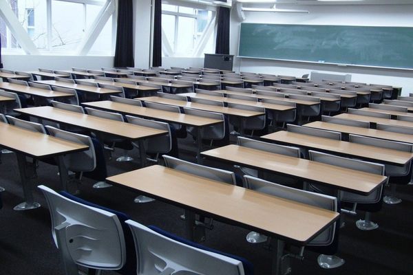 Cel puţin nouă morţi şi 20 de răniţi într-un atac armat în centrul Rusiei, într-o şcoală din Ijevsk