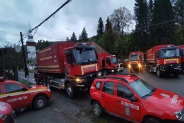 200 de oameni au fost evacuați de la Roșia Montana, de urgență, după ce s-a găsit o avarie la Barajul Lacului Piscicol Tăul Mare