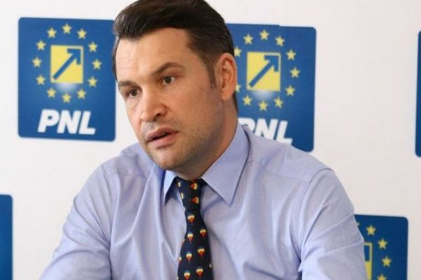 Ionuț Stroe, replică pentru Marcel Ciolacu în scandalul cu Bălășoiu: „Are puterea de a-l determina pe acest individ să plece din Parlament”
