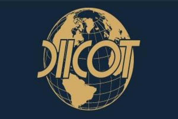 Farmacişti trimiși în judecată de DIICOT într-un dosar care vizează procurarea şi trimiterea în străinătate de medicamente aflate sub control naţional