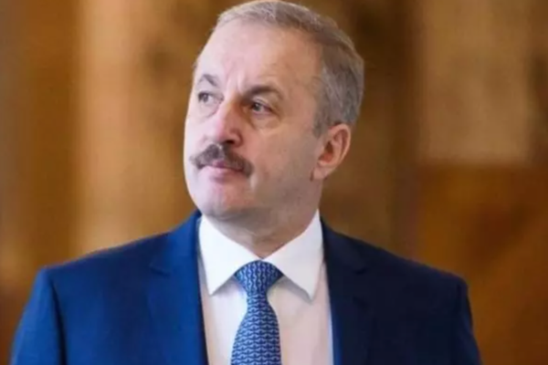 Ce ascunde demisia lui Vasile Dâncu de la Ministerul Apărării - Scenariul pentru România până la Crăciun