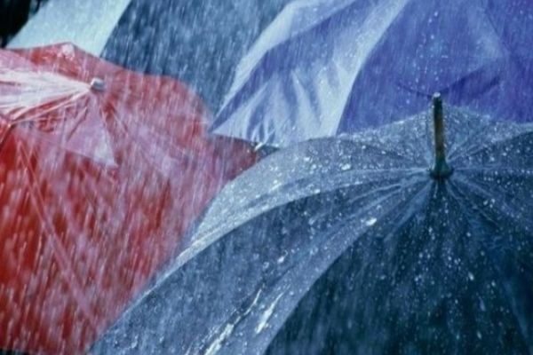 Vremea 22 noiembrie. Scad temperaturile și sunt anunțate ploi și ninsori