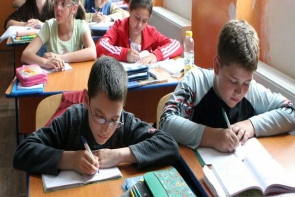 Ministerul Educației cere școlilor să nu scurteze durata orelor pe motiv de economie