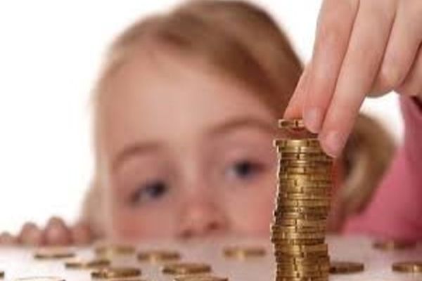 SURSE: Cresc alocațiile copiilor la 255 de lei - Când intră în vigoare măsura pe care o va lua Guvernul