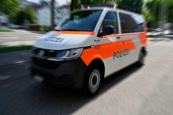 Accident mai puțin obișnuit. O femeie a fost călcată de 3 ori de propria mașină