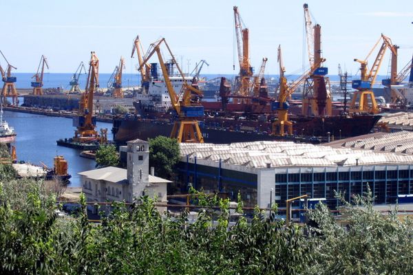 Klaus Iohannis a ATACAT la CCR legea care permite numiri controversate în funcții-cheie - Miză uriașă în porturile românești