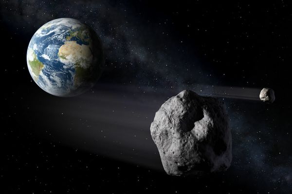 Trei asteroizi vor trece pe lângă Pământ în ziua de Crăciun