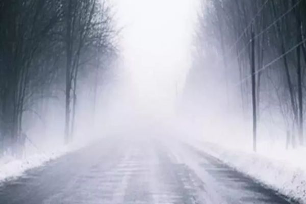 Se circulă în condiții de ceață