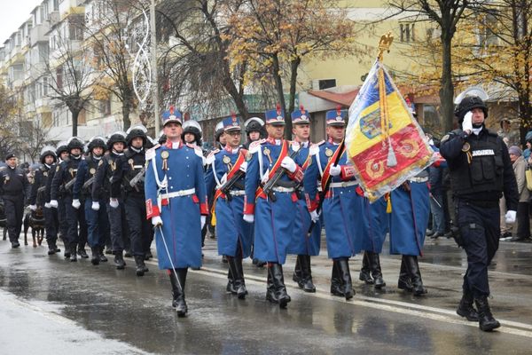 FOTO VIDEO Tulcea, în pas de defilare