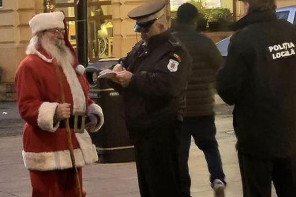Moș Crăciun, avertizat de polițiștii locali!