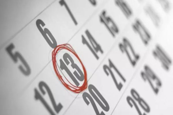 Superstiţii MARŢI 13. Aşa te fereşti de cele TREI CEASURI RELE!