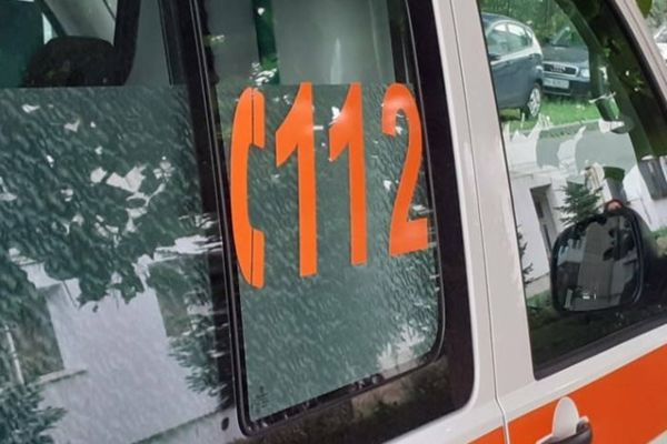 Accident grav în Turda! Persoană cu dizabilităţi lovită de o ambulanţă pe trecerea de pietoni