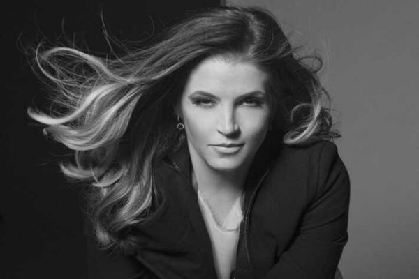 Lisa Marie Presley, fiica lui Elvis Presley, a murit la 54 de ani