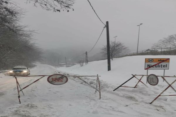 Un drum județean din Tulcea, închis din cauza viscolului