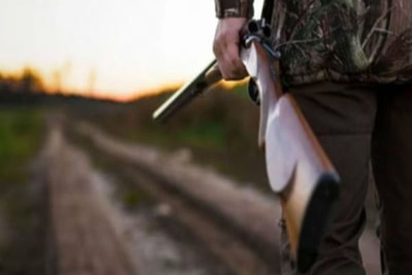 Bărbat de 49 de ani, împușcat în timpul unei partide de vânătoare