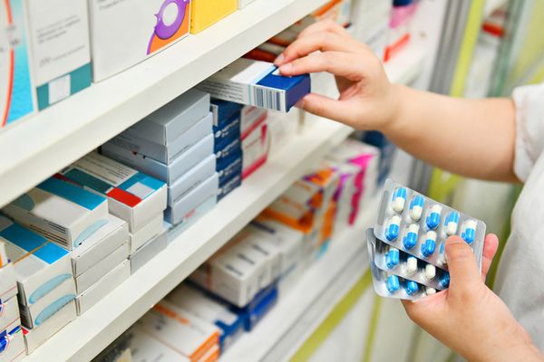 Farmaciile din România se bat pentru o piață estimată la 30 de miliarde de lei anul acesta, un rezultat istoric