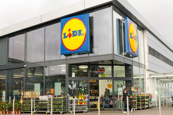 38 de magazine Lidl din 17 judeţe şi din Bucureşti, ÎNCHISE temporar! AMENZI de peste 7 milioane de lei
