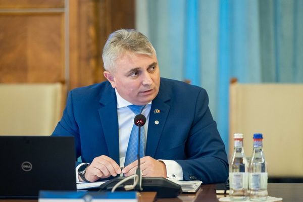 Lucian Bode, la moțiune: „Asistăm la abuzarea unui mecanism constituțional în scop electoral. Așa se mai aude de cele două formațiuni de dezertori”