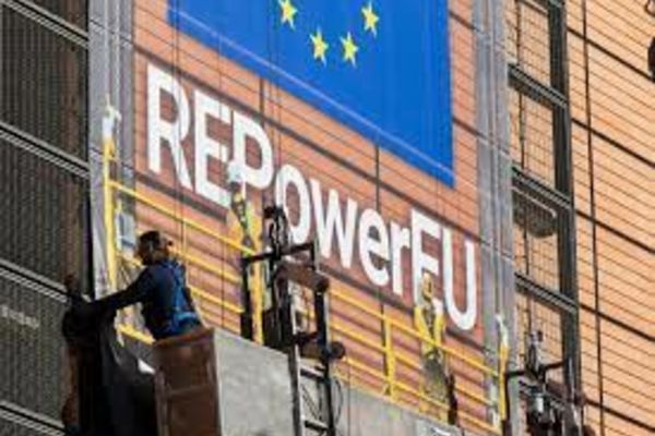 Undă verde din partea Parlamentului European pentru RePowerEU! România va beneficia de 1,4 miliarde de euro