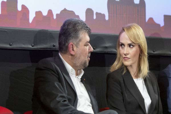 Ciolacu o bate în cuie pe Firea la București 