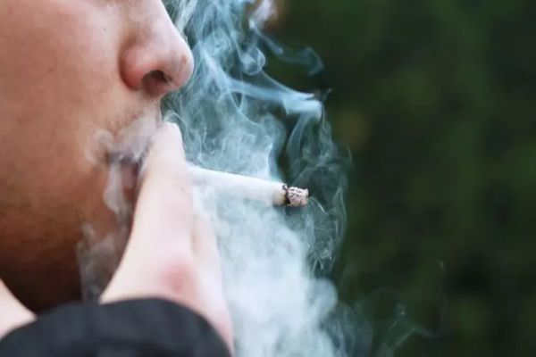 Fumătorii, arși, din nou, la buzunar. Țigările se vor scumpi de la 1 aprilie