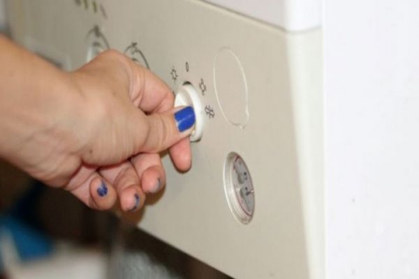 Centralele de apartament, pe cale de dispariție - decizie RADICALĂ a UE! Cristian Terhes: "Va influența viața și buzunarele românilor".