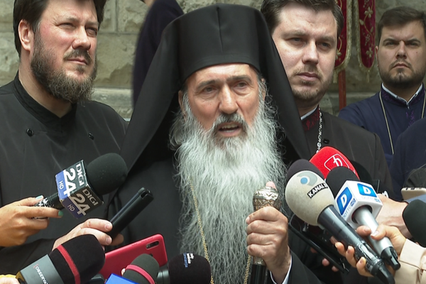 Scandal la vârful Bisericii Ortodoxe Române. Purtătorul de cuvânt al Patriarhie a lansat un atac extrem de dur la adresa Arhiepiscopului Tomisului